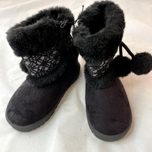 Black size 6 girl's soft boots with side zip NEW - Picture 1 of 9